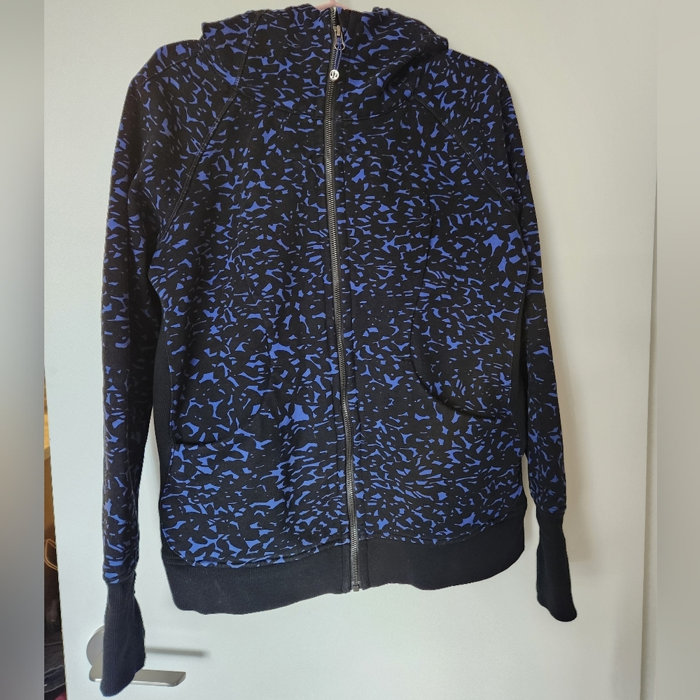 Lulu Lemon Black and Blue Patterned Zip-Up Hoodie